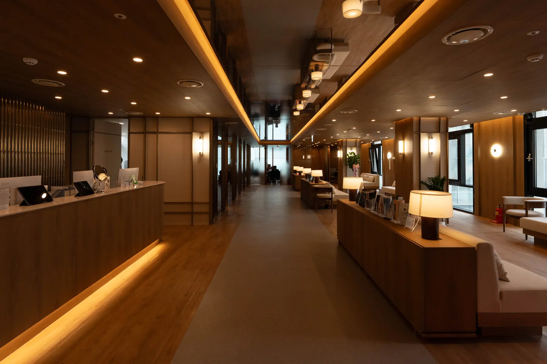 Aurea Clinic lobby and waiting area